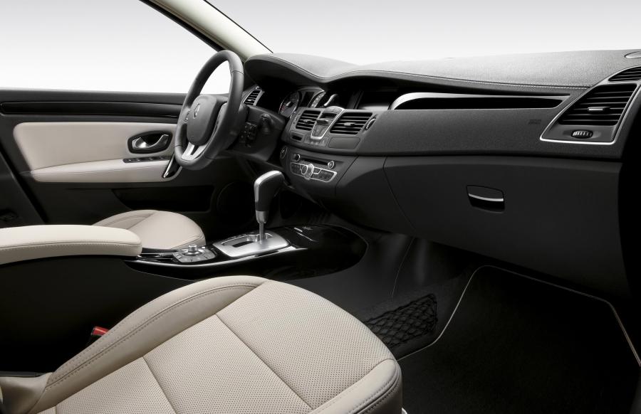  Renault Laguna 2011 года  (фото 4 из 17)